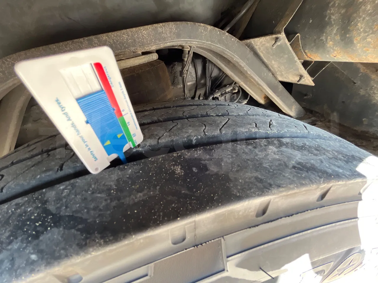 Scania Irizar Century K124EB - Euro2 - 265kW - 12.850mt - tread condition front tires right