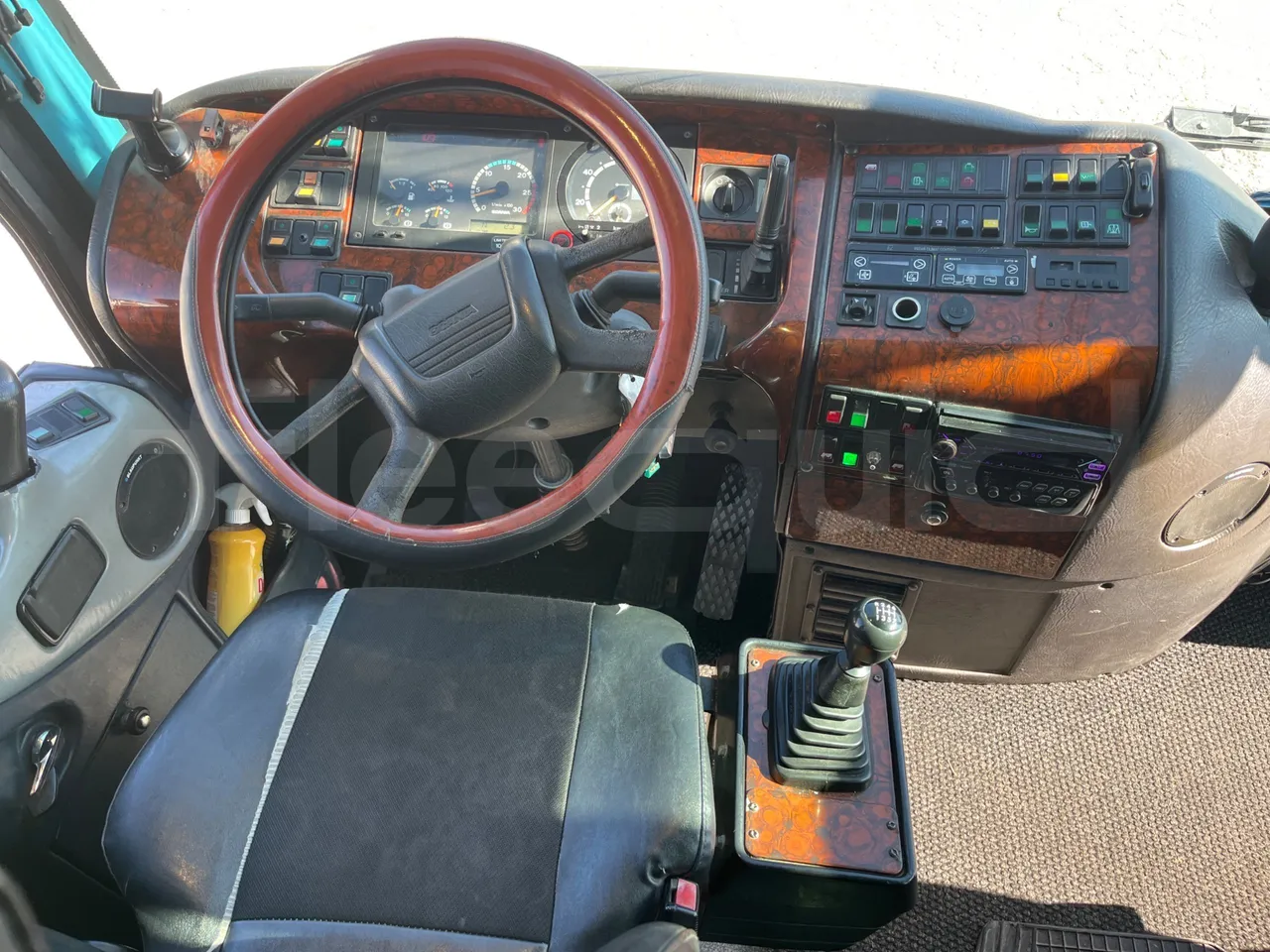 Scania Irizar Century K124EB - Euro2 - 265kW - 12.850mt - steering wheel photo