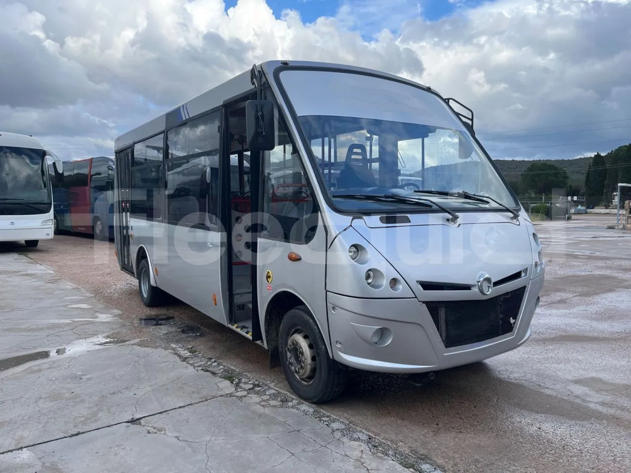 Iveco Cacciamali 65C/E4 - Euro 4 - 130 kW - 7.430 mt - 3/4 front right doors