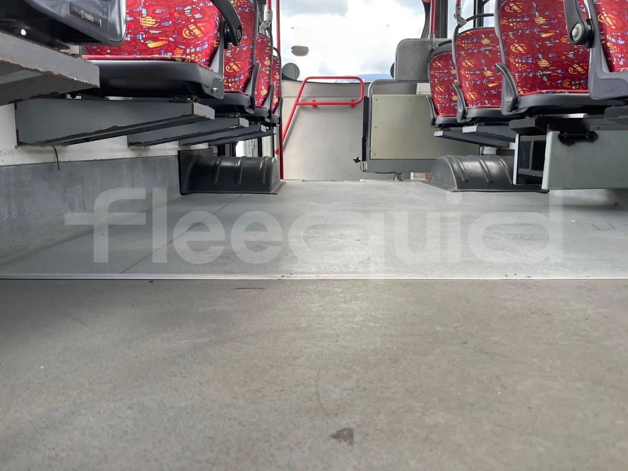 Iveco Cacciamali 65C/E4 - Euro 4 - 130 kW - 7.430 mt - seat brackets photo