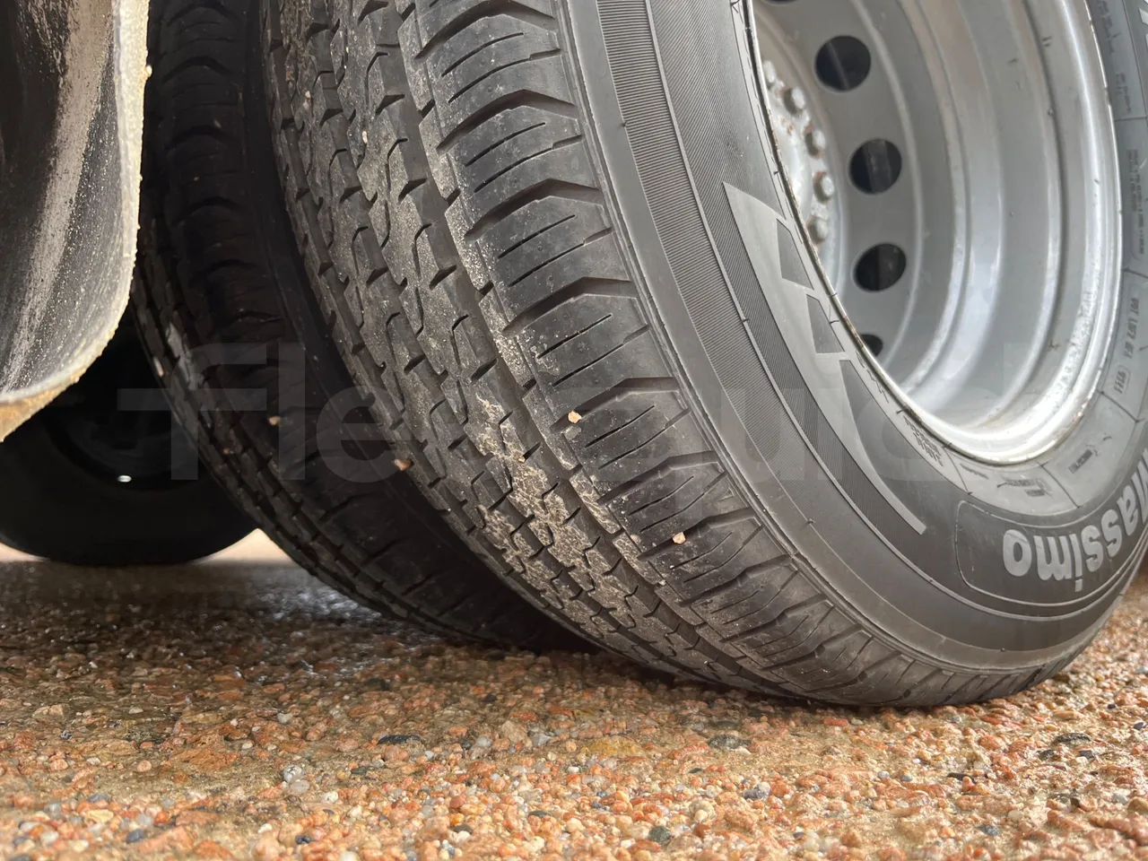 Iveco Cacciamali 65C/E4 - Euro 4 - 130 kW - 7.430 mt - tread condition front tires left