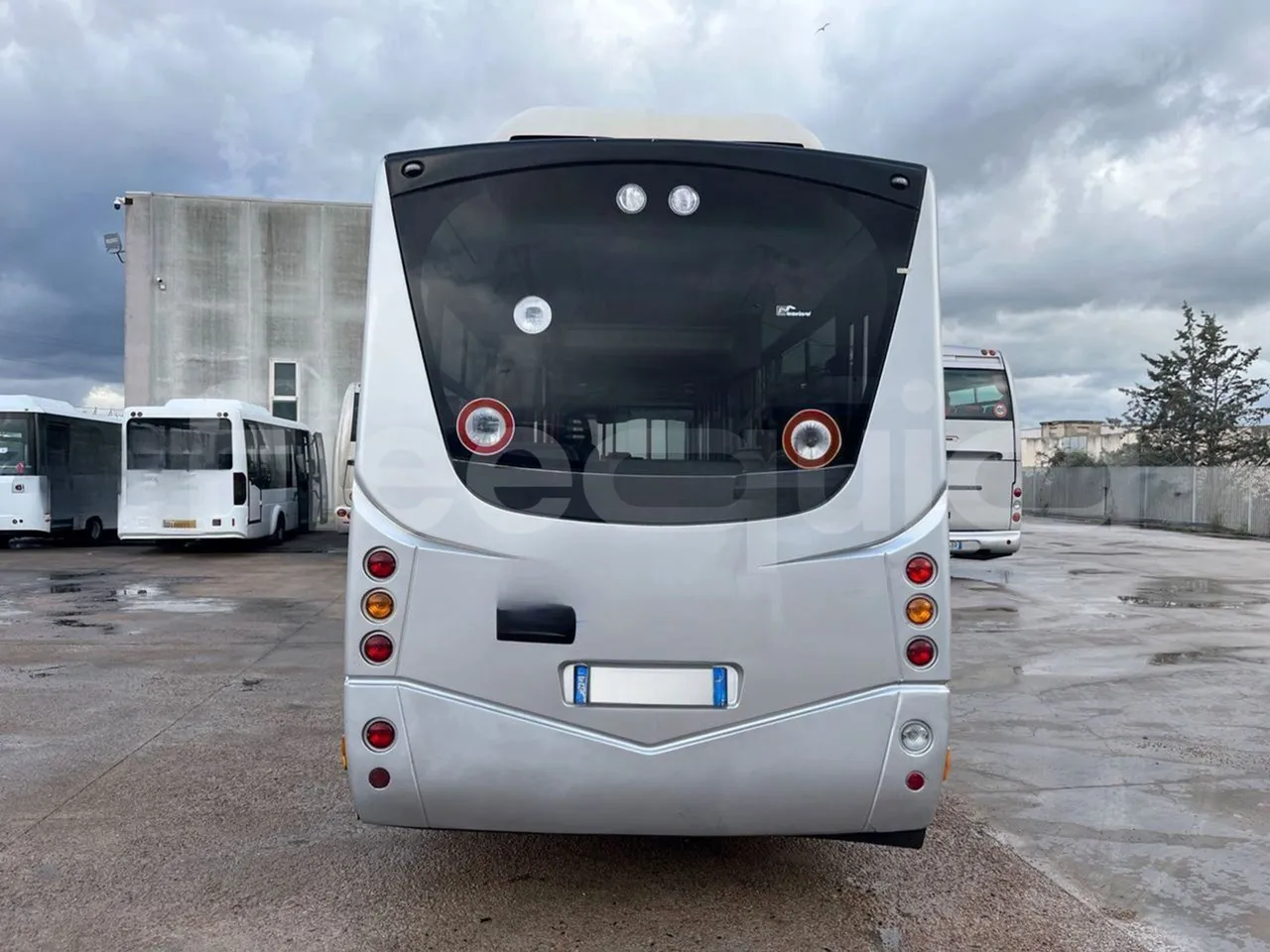 Iveco Cacciamali 65C/E4 - Euro 4 - 130 kW - 7.430 mt - rear hatch closed