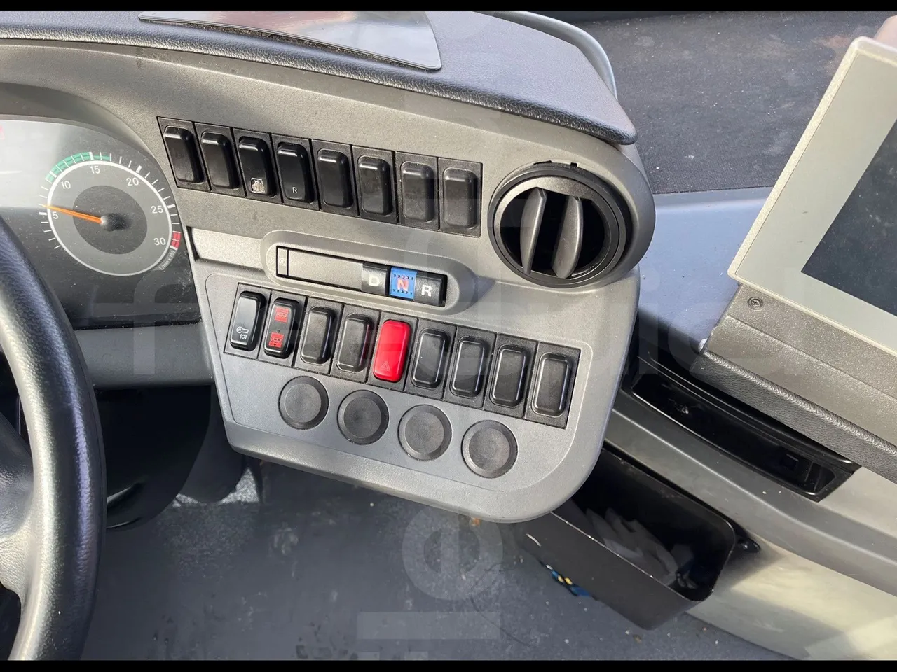 Mercedes-Benz Citaro 628 02 - Euro 6 - 220 kW - 12.140 mt - radio accessories photo