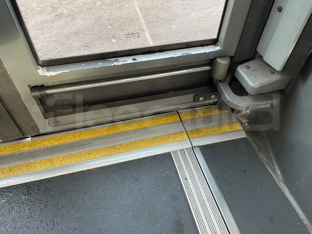 Mercedes-Benz Citaro 628 02 - Euro 6 - 220 kW - 12.140 mt - door mechanism photo