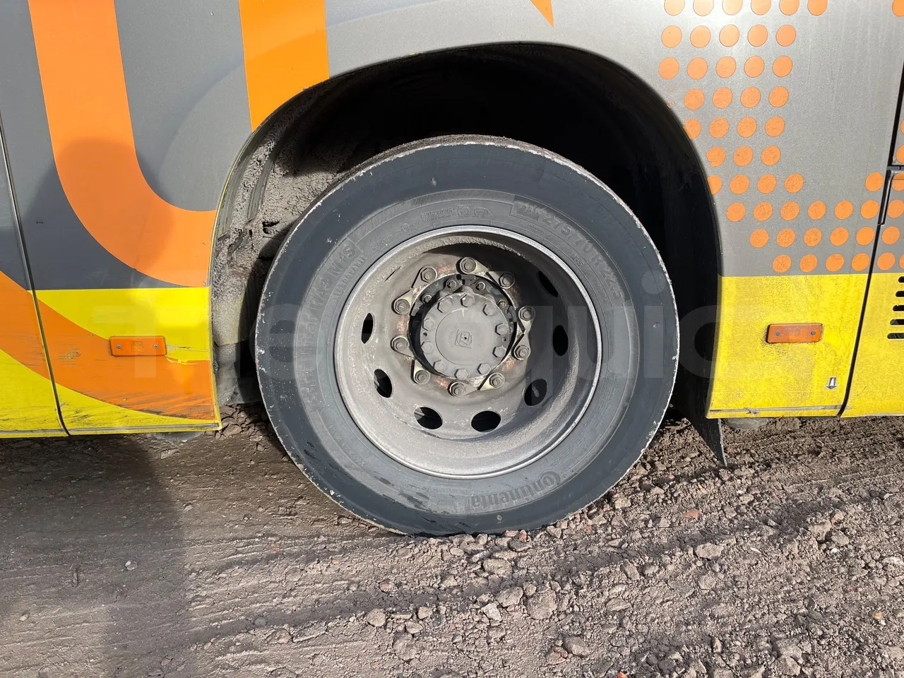 Mercedes-Benz Citaro 628 02 - Euro 6 - 220 kW - 12.140 mt - tread condition front tires left