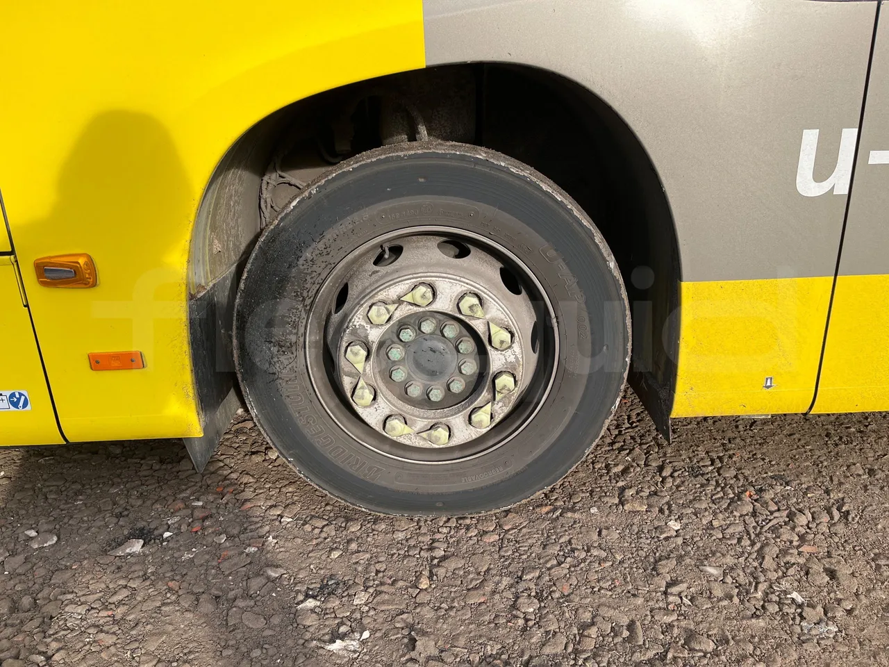 Mercedes-Benz Citaro 628 02 - Euro 6 - 220 kW - 12.140 mt - tread condition front tires right