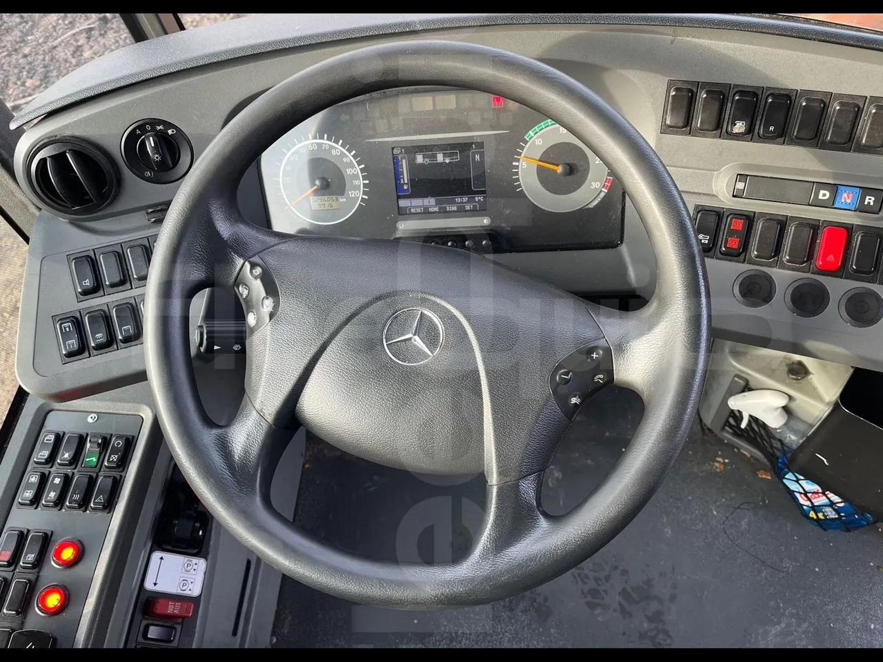 Mercedes-Benz Citaro 628 02 - Euro 6 - 220 kW - 12.140 mt - steering wheel photo