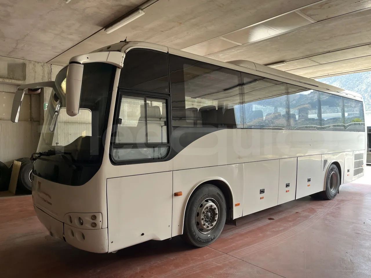 Temsa Safari - 3/4 front left