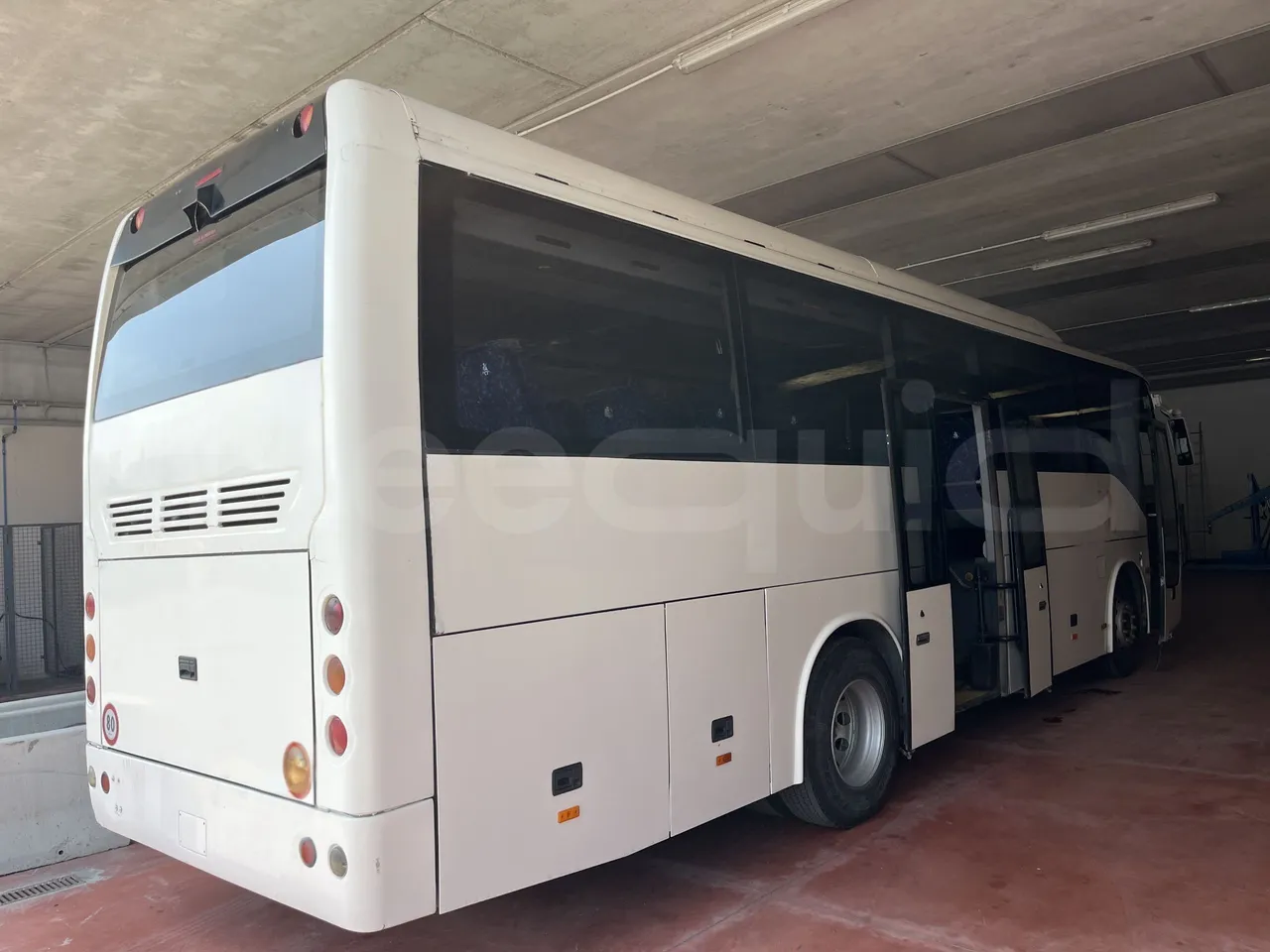 Temsa Safari - 3/4 right rear doors open