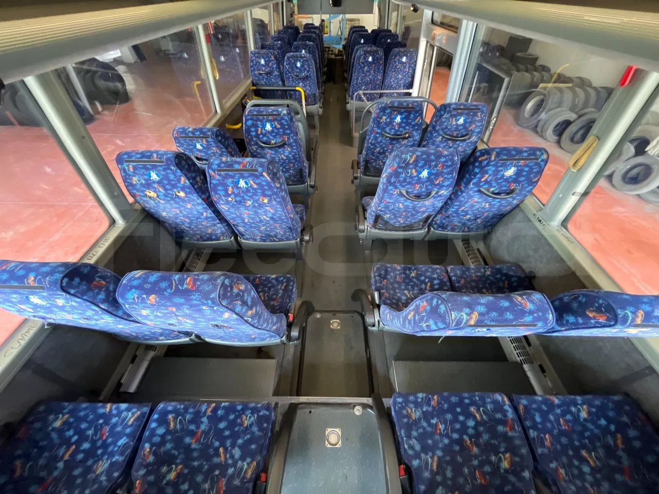 Temsa Safari - forward view middle aisle