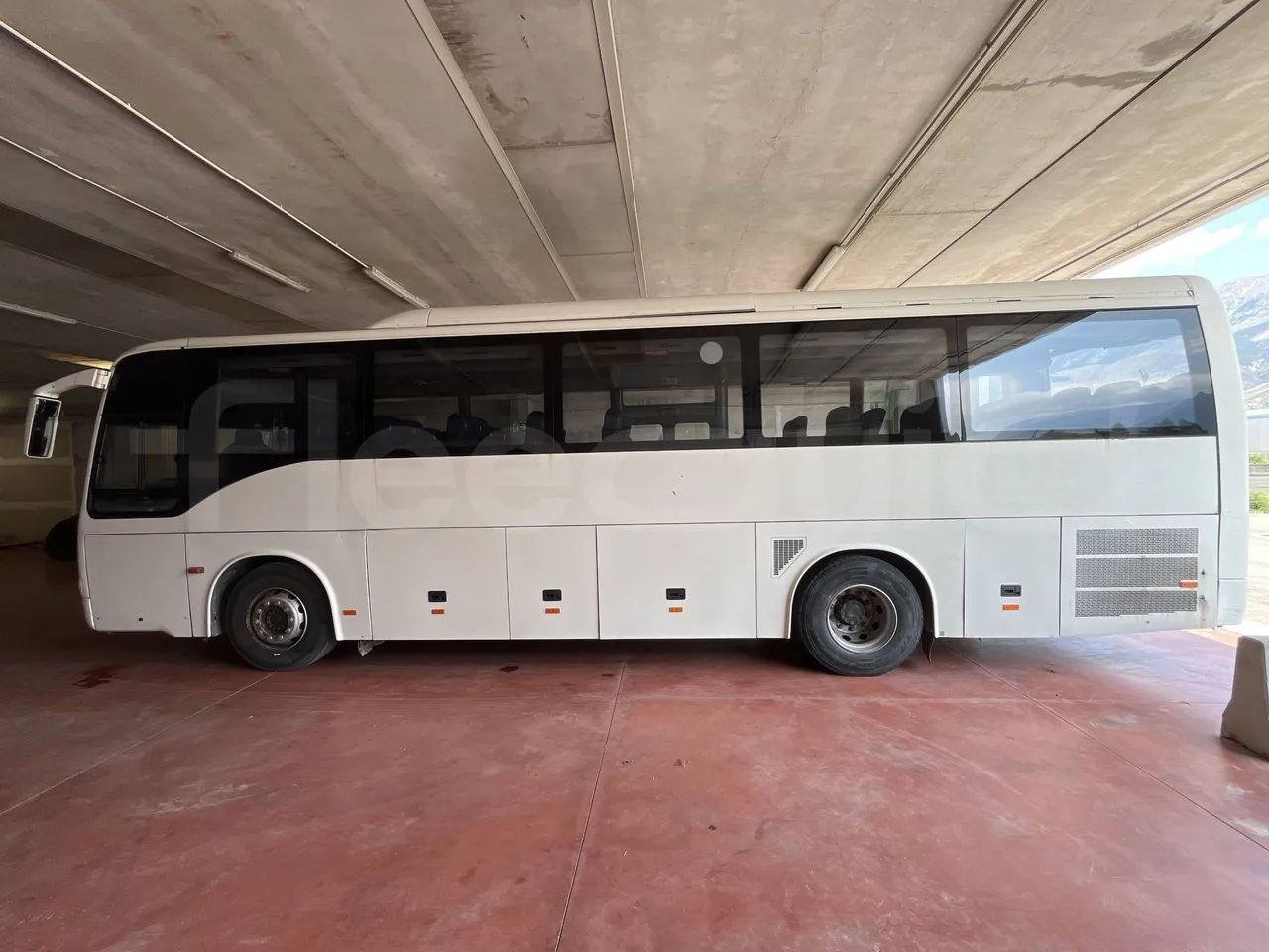 Temsa Safari - left side photo