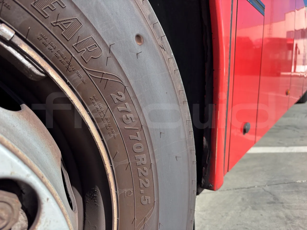 Man Castrosua - First Axle Left Side: Tyre Size