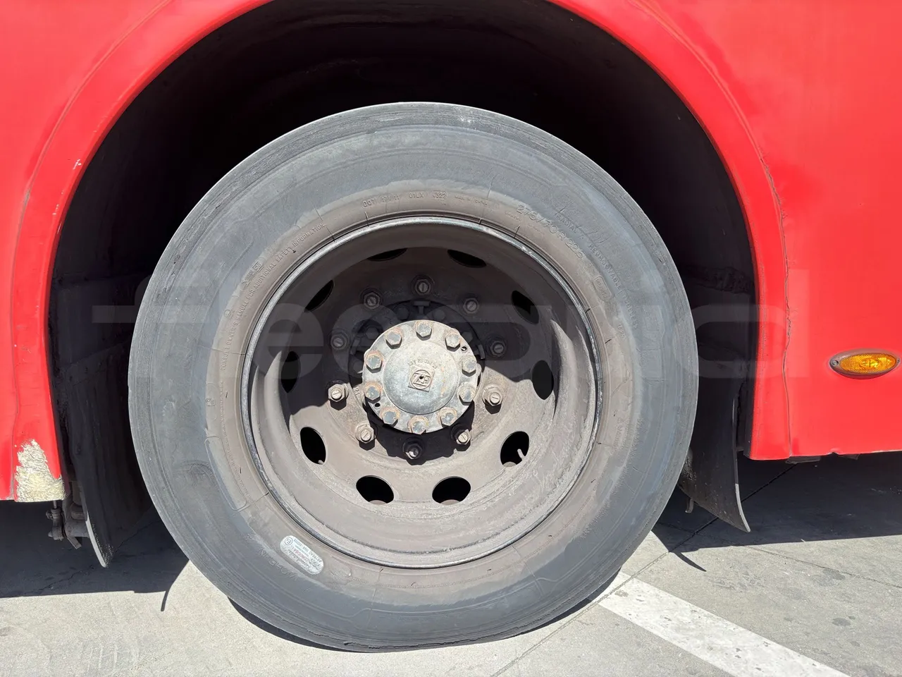 Man Castrosua - First Axle Left Side: Tyre Tread
