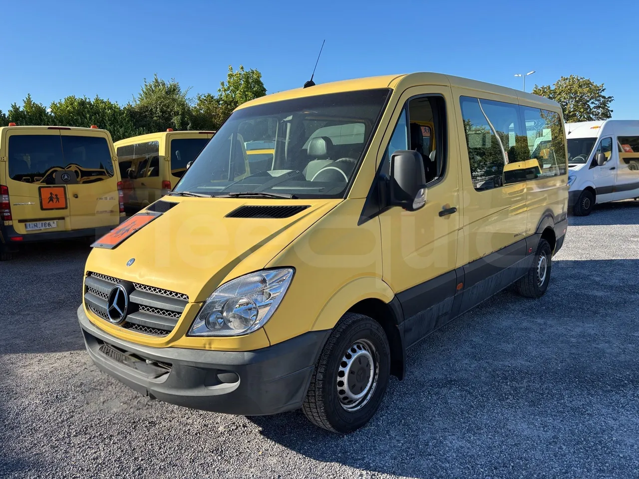 Mercedes-Benz Sprinter - 3/4 Front Left Side