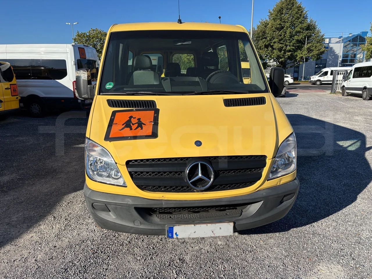 Mercedes-Benz Sprinter - Front