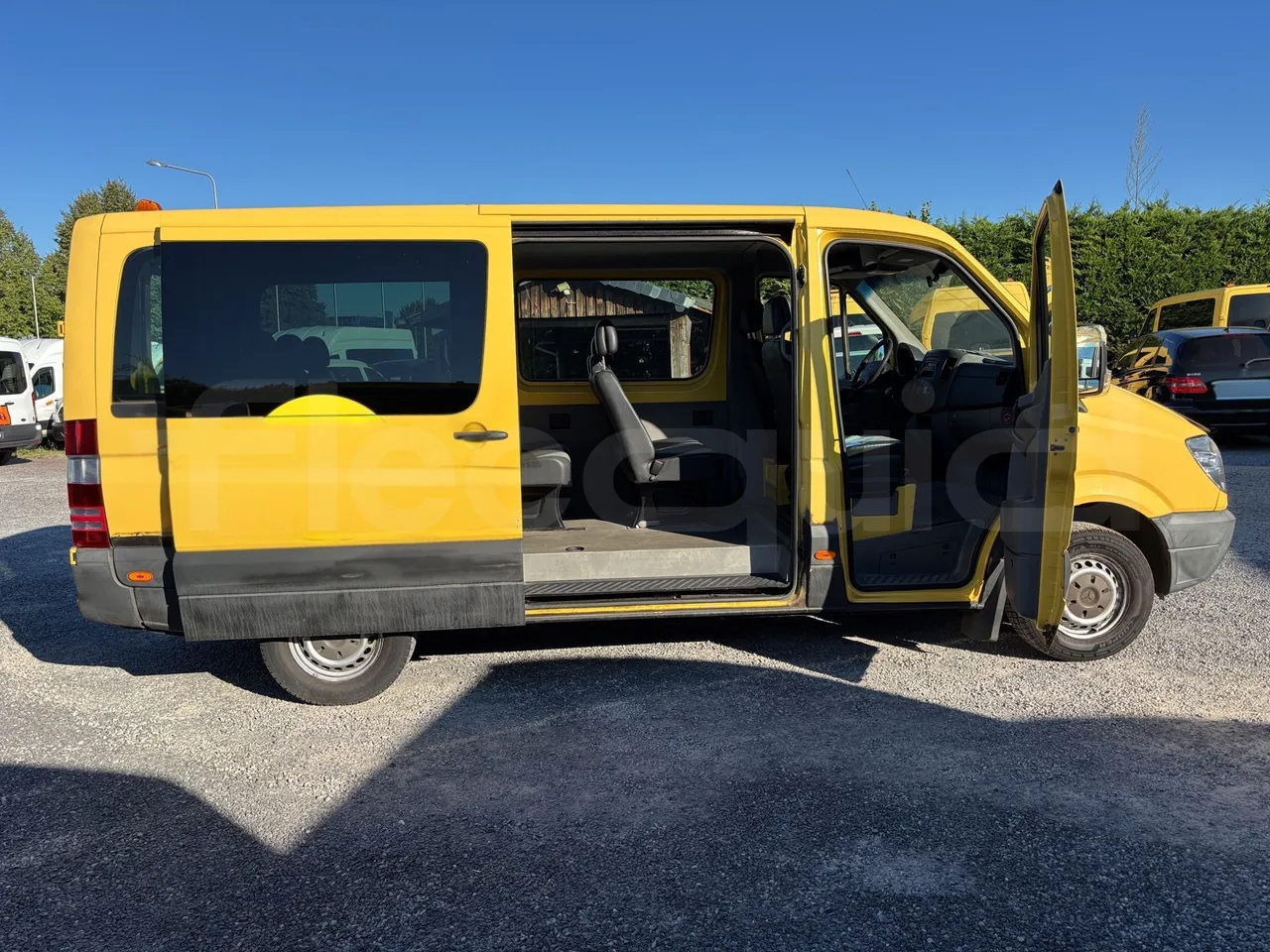 Mercedes-Benz Sprinter - Right Side Doors Open