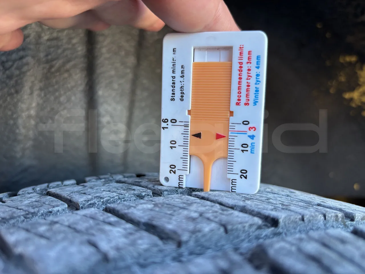 Mercedes-Benz Sprinter - First Axle Left Side: Tyre Tread
