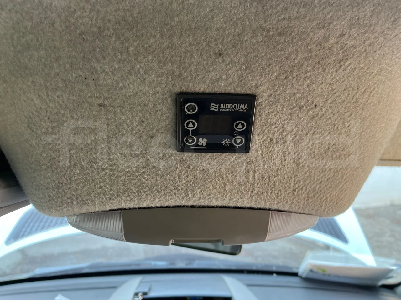 Mercedes-Benz Sprinter 519 - Euro6 - 140kW - 7.400mt - command unit indicators