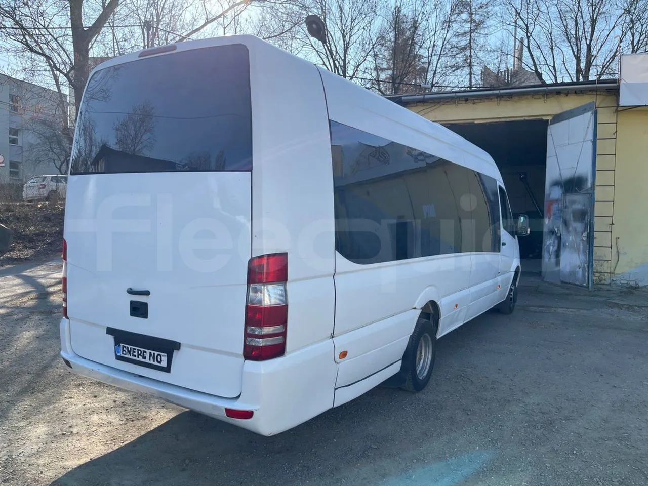 Mercedes-Benz Sprinter 519 - Euro6 - 140kW - 7.400mt - 3/4 right rear doors closed