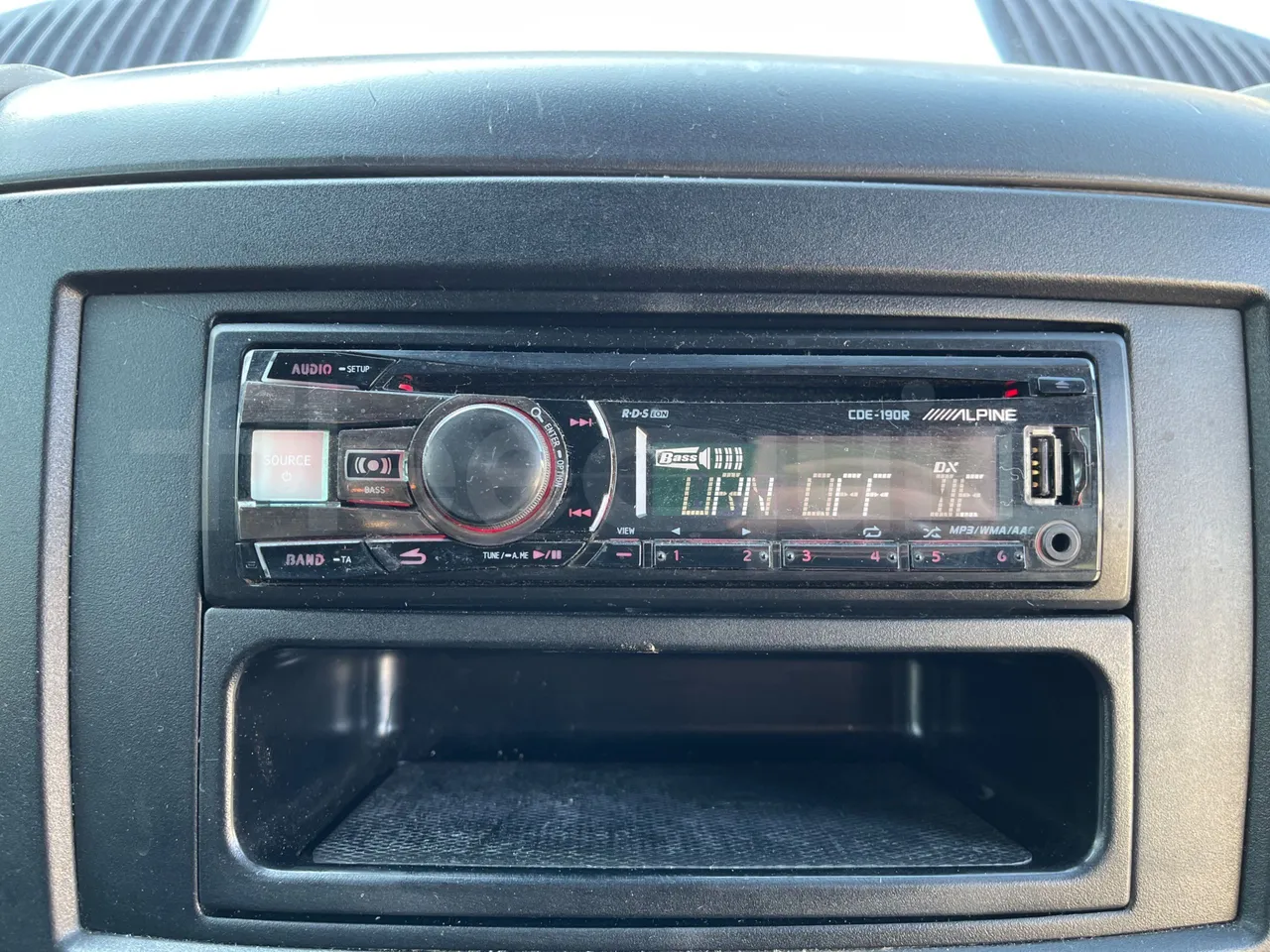 Mercedes-Benz Sprinter 519 - Euro6 - 140kW - 7.400mt - radio accessories photo