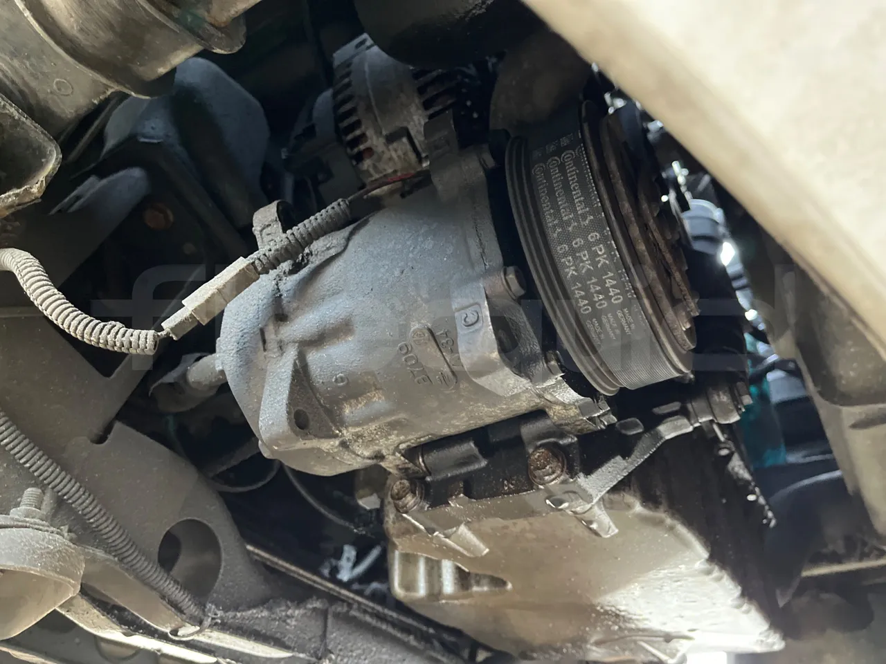 Mercedes-Benz Sprinter 519 - Euro6 - 140kW - 7.400mt - air conditioning compressor