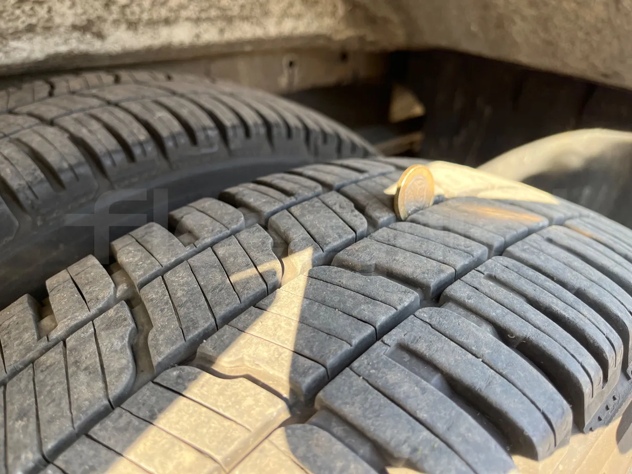 Mercedes-Benz Sprinter 519 - Euro6 - 140kW - 7.400mt - tread condition second axle tires left