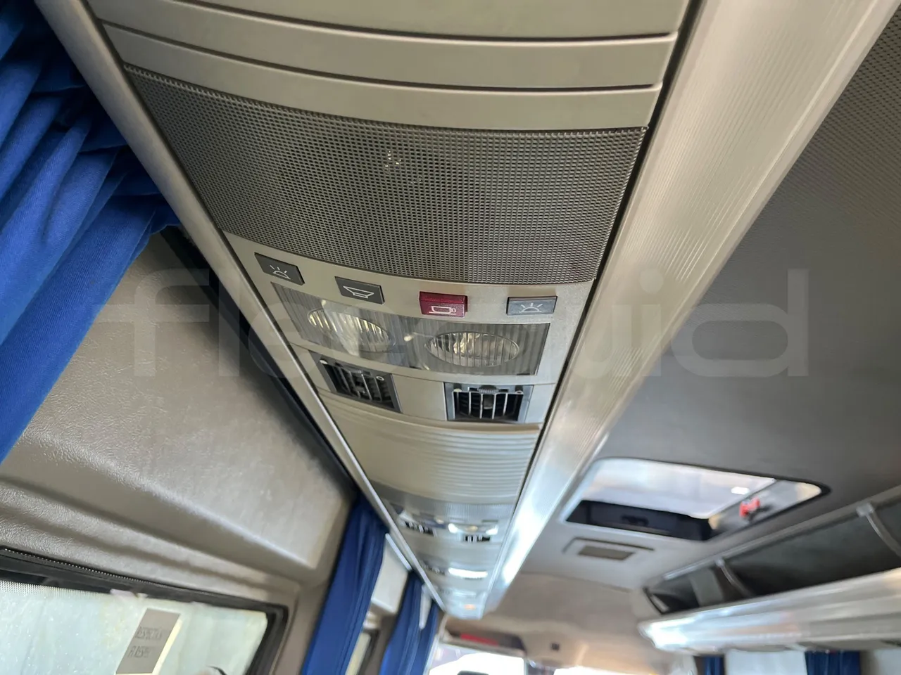 Mercedes-Benz Sprinter 519 - Euro6 - 140kW - 7.400mt - overhead compartments photo