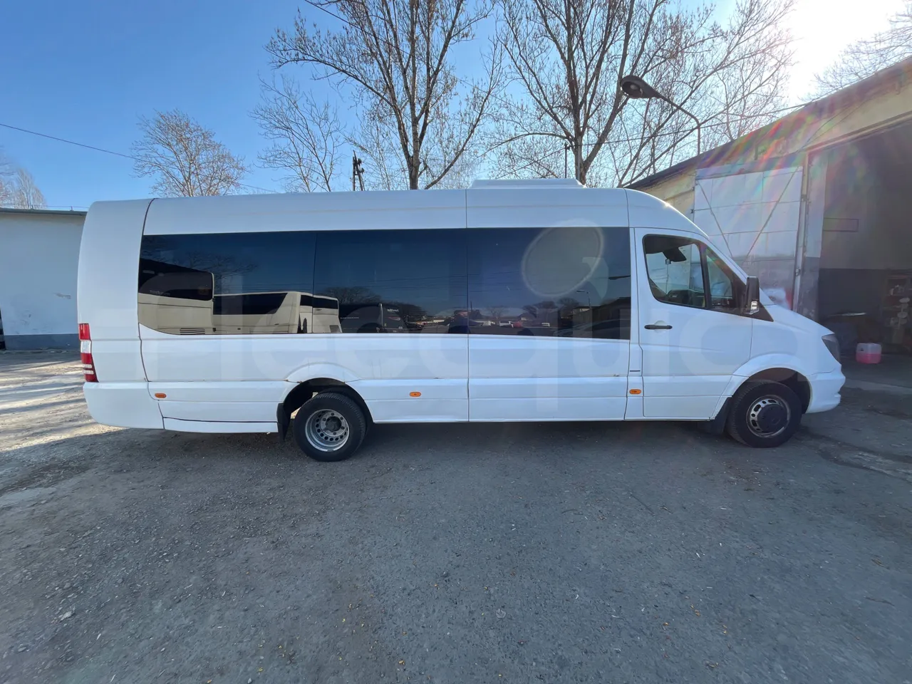 Mercedes-Benz Sprinter 519 - Euro6 - 140kW - 7.400mt - right side doors closed