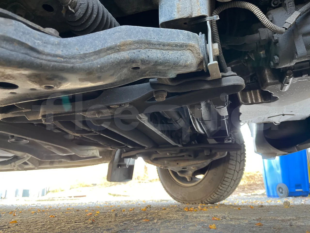 Mercedes-Benz Sprinter 519 - Euro6 - 140kW - 7.400mt - front axle right side