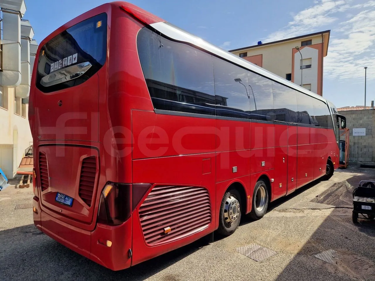 Setra S517 410 03 - EUR6 - 375kW - 14.165m - 3/4 right rear doors closed