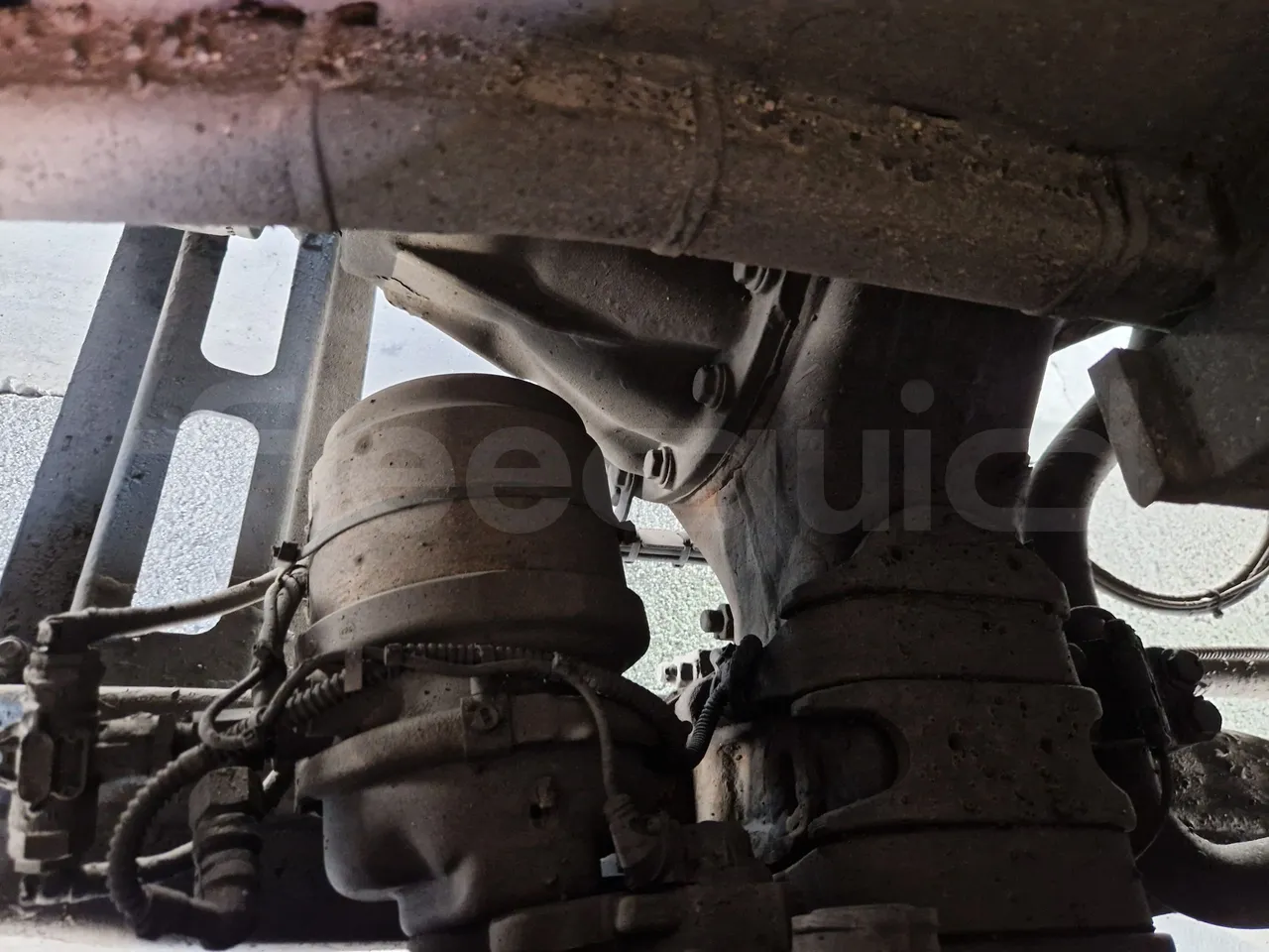 Setra S517 410 03 - EUR6 - 375kW - 14.165m - axle 2 caliper brakes left
