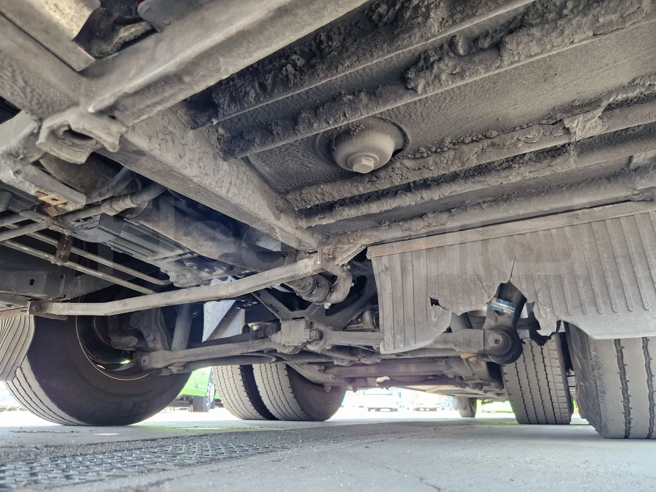 Setra S517 410 03 - EUR6 - 375kW - 14.165m - axle 2 discs left
