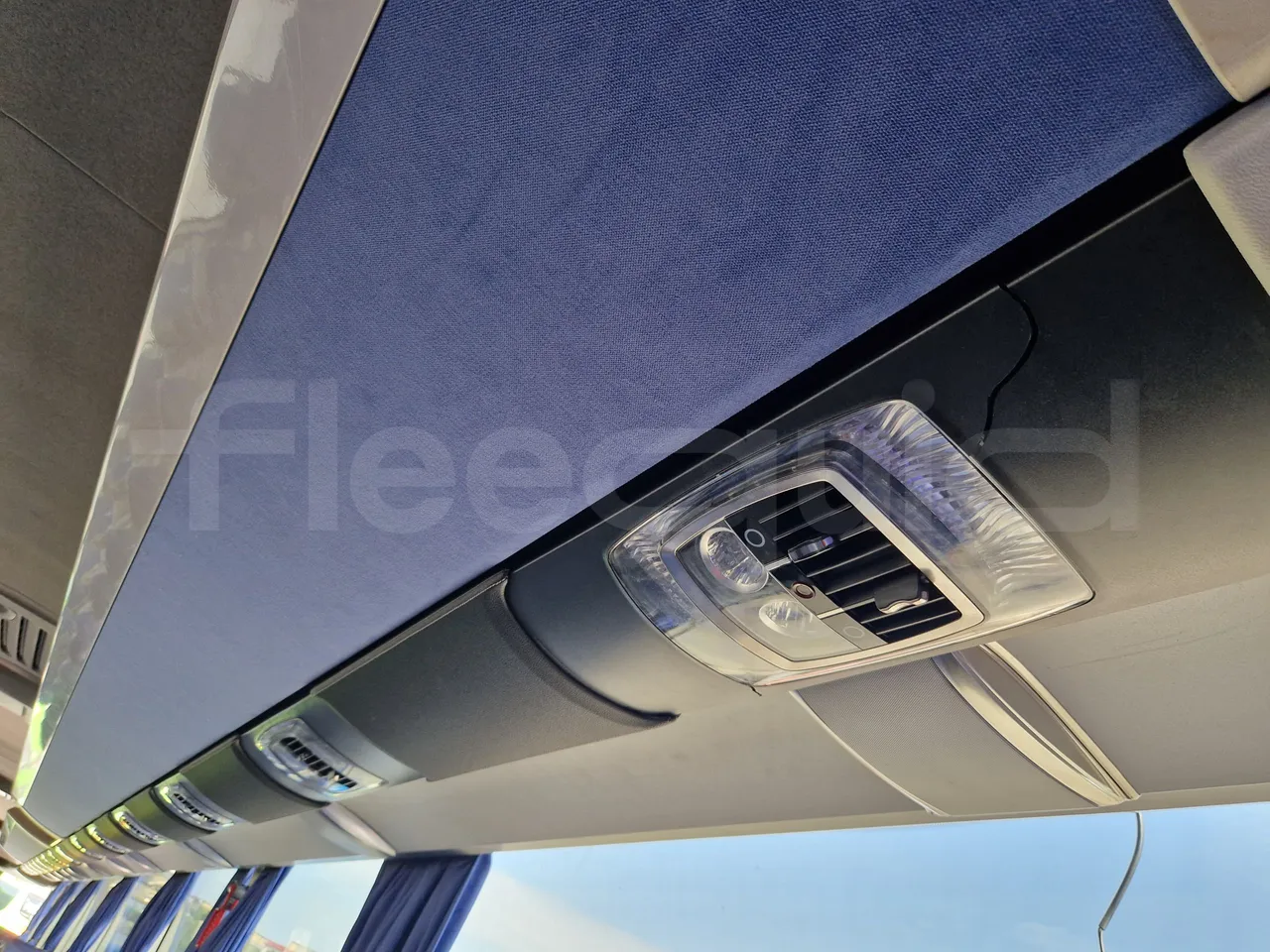 Setra S517 410 03 - EUR6 - 375kW - 14.165m - folding seat photo