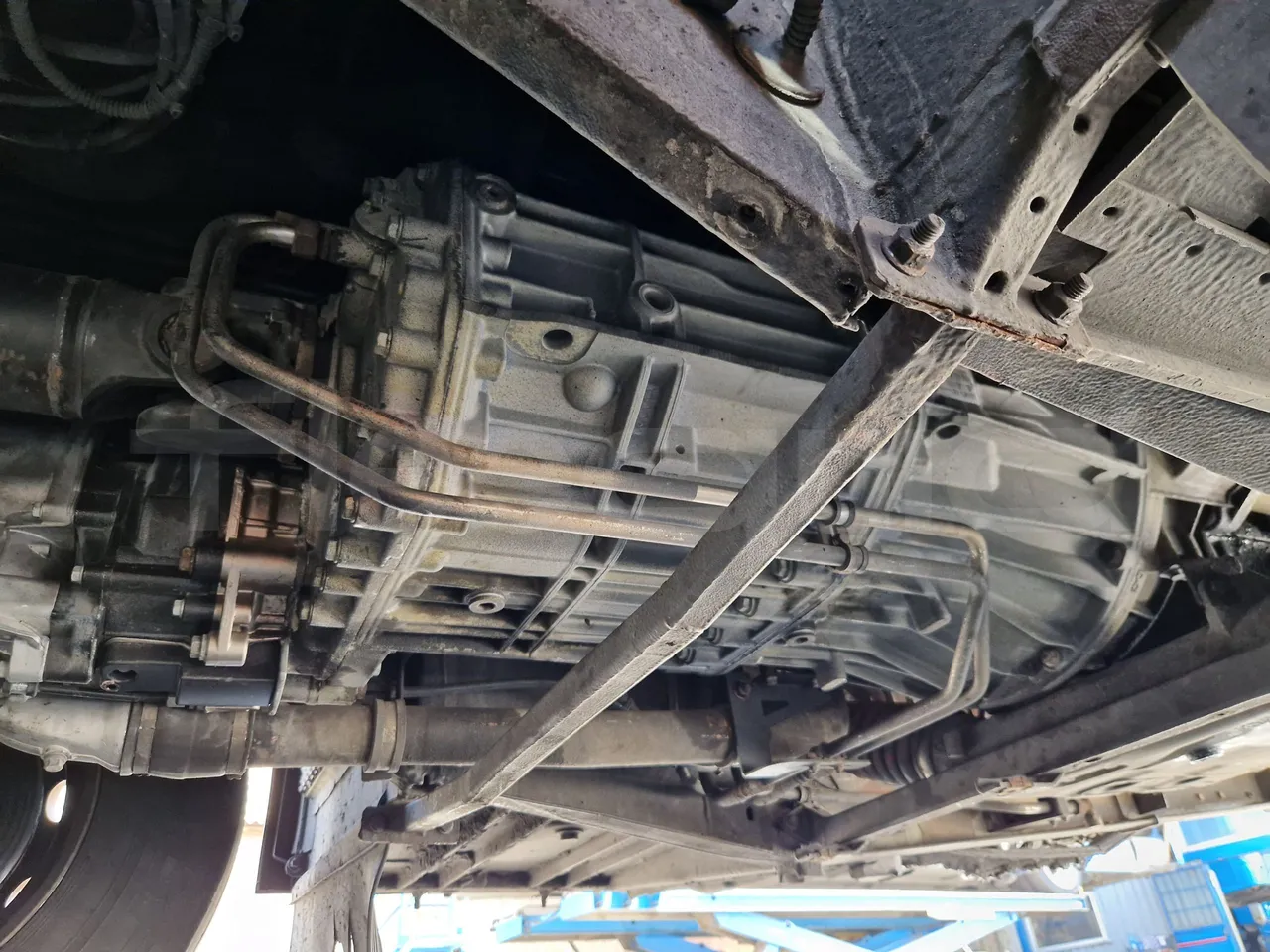 Setra S517 410 03 - EUR6 - 375kW - 14.165m - gearbox photo