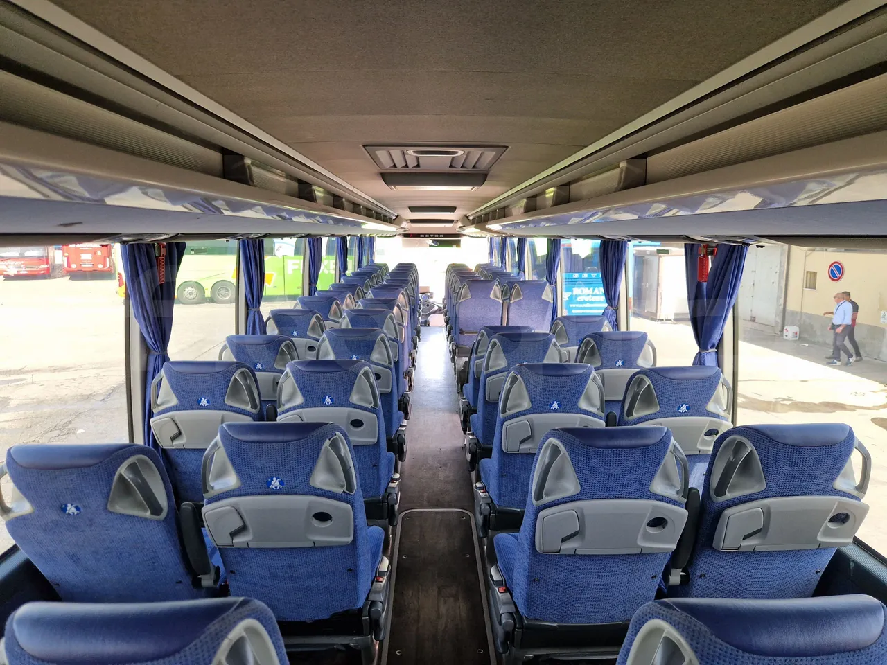 Setra S517 410 03 - EUR6 - 375kW - 14.165m - forward view all seats last row height
