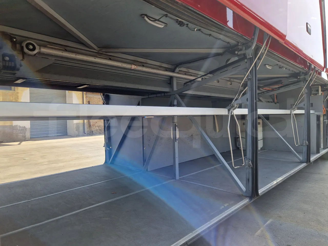 Setra S517 410 03 - EUR6 - 375kW - 14.165m - internal frame rust check