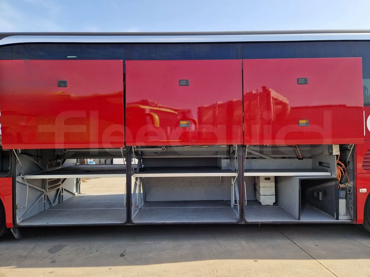 Setra S517 410 03 - EUR6 - 375kW - 14.165m - luggage rack photo