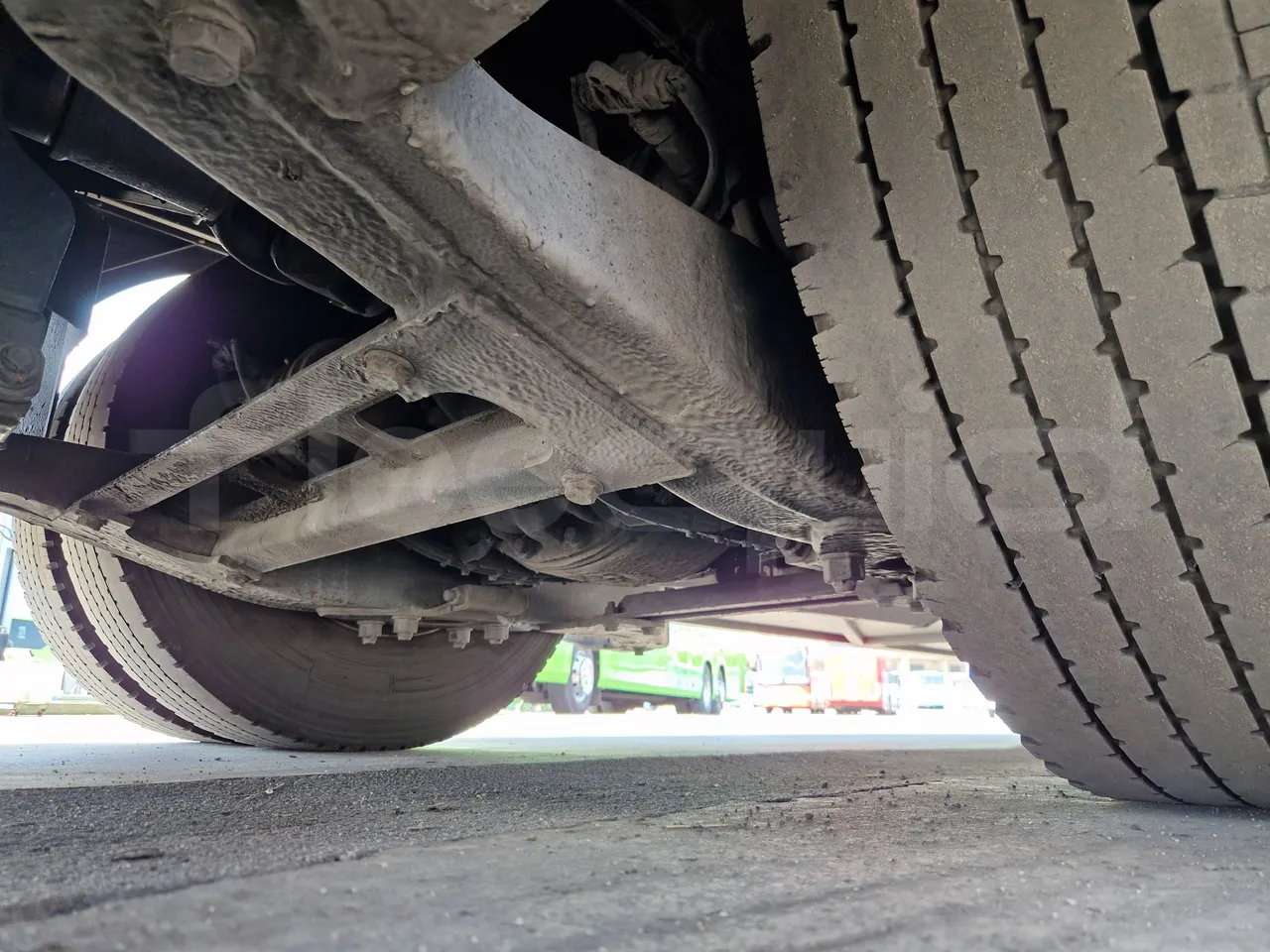 Setra S517 410 03 - EUR6 - 375kW - 14.165m - axle 3 right side