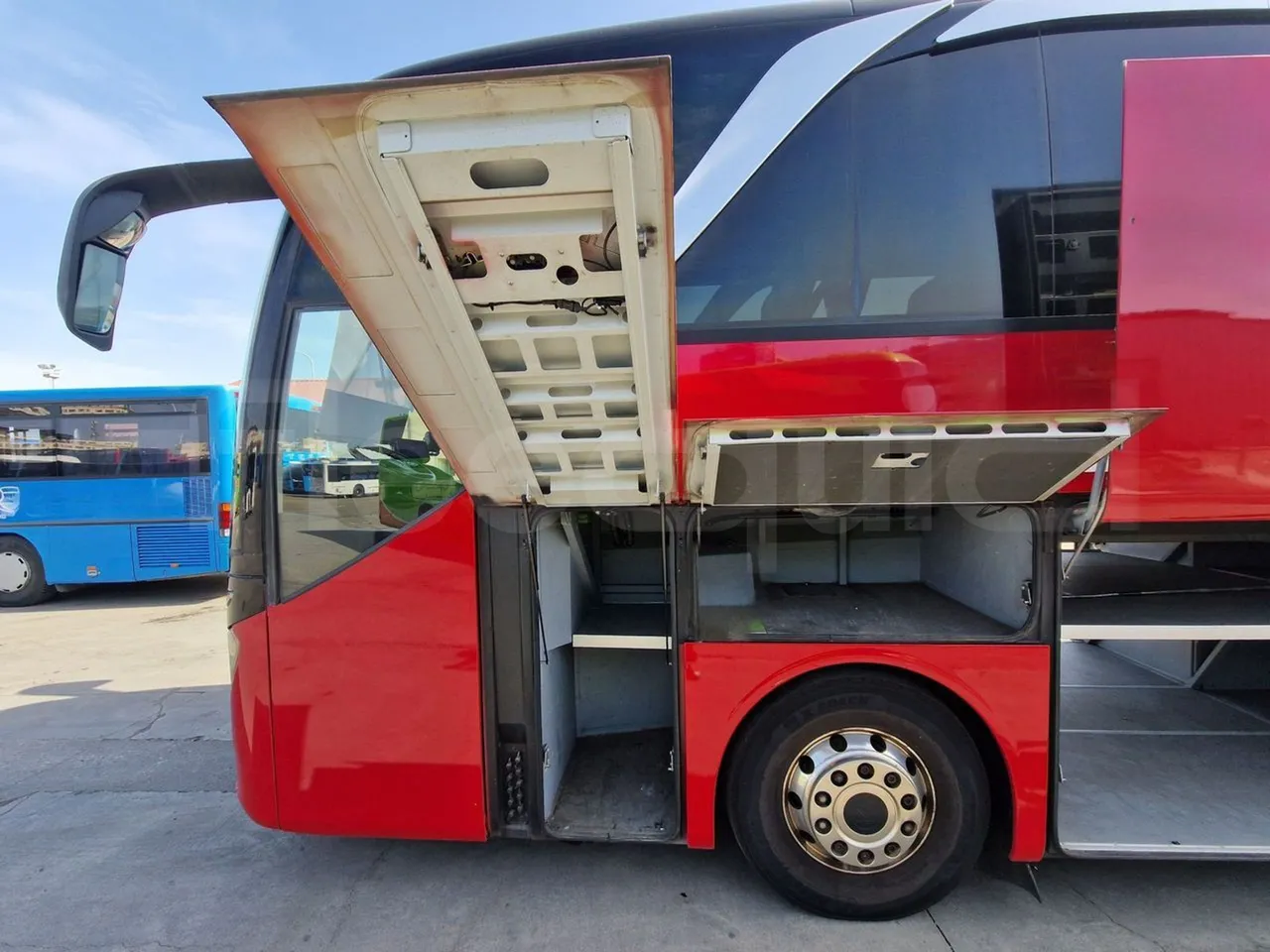 Setra S517 410 03 - EUR6 - 375kW - 14.165m - turntable external (18m)