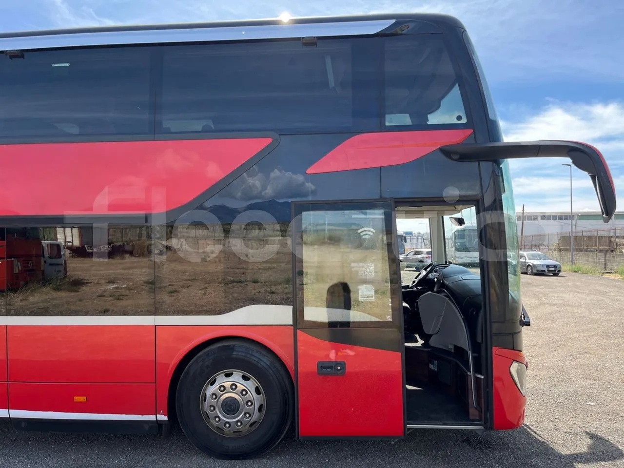 Setra S 531 DT S 531 DT/ Euro 6 - 375 KW - 14 Mt - front door 1 open