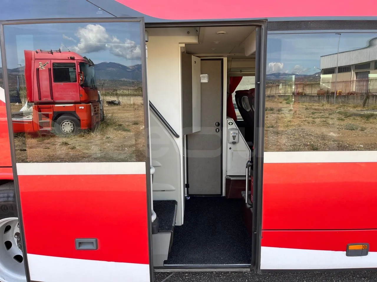 Setra S 531 DT S 531 DT/ Euro 6 - 375 KW - 14 Mt - front door 2 open