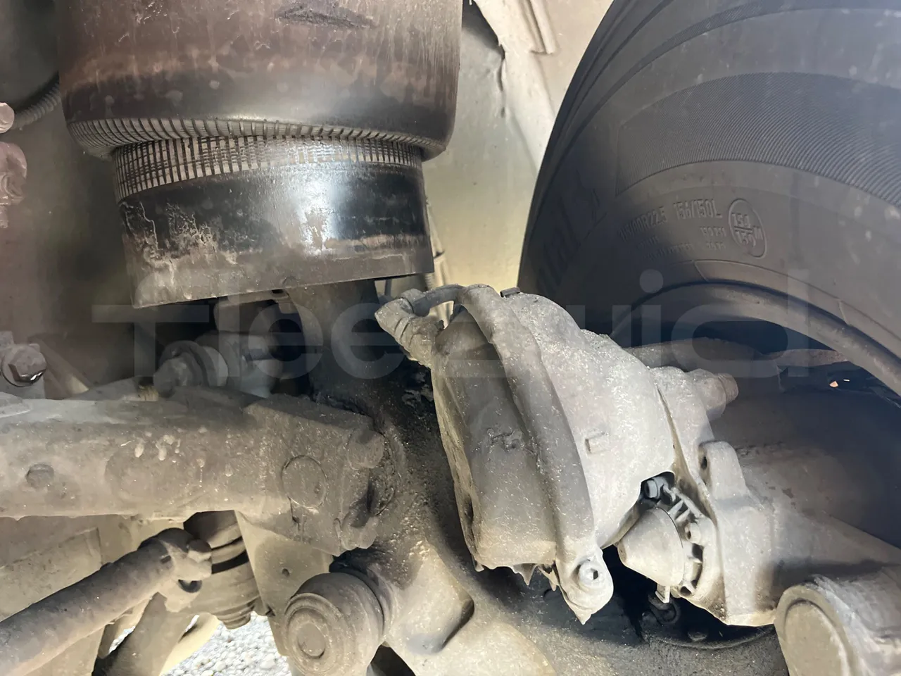 Setra S 531 DT S 531 DT/ Euro 6 - 375 KW - 14 Mt - front brake calipers left