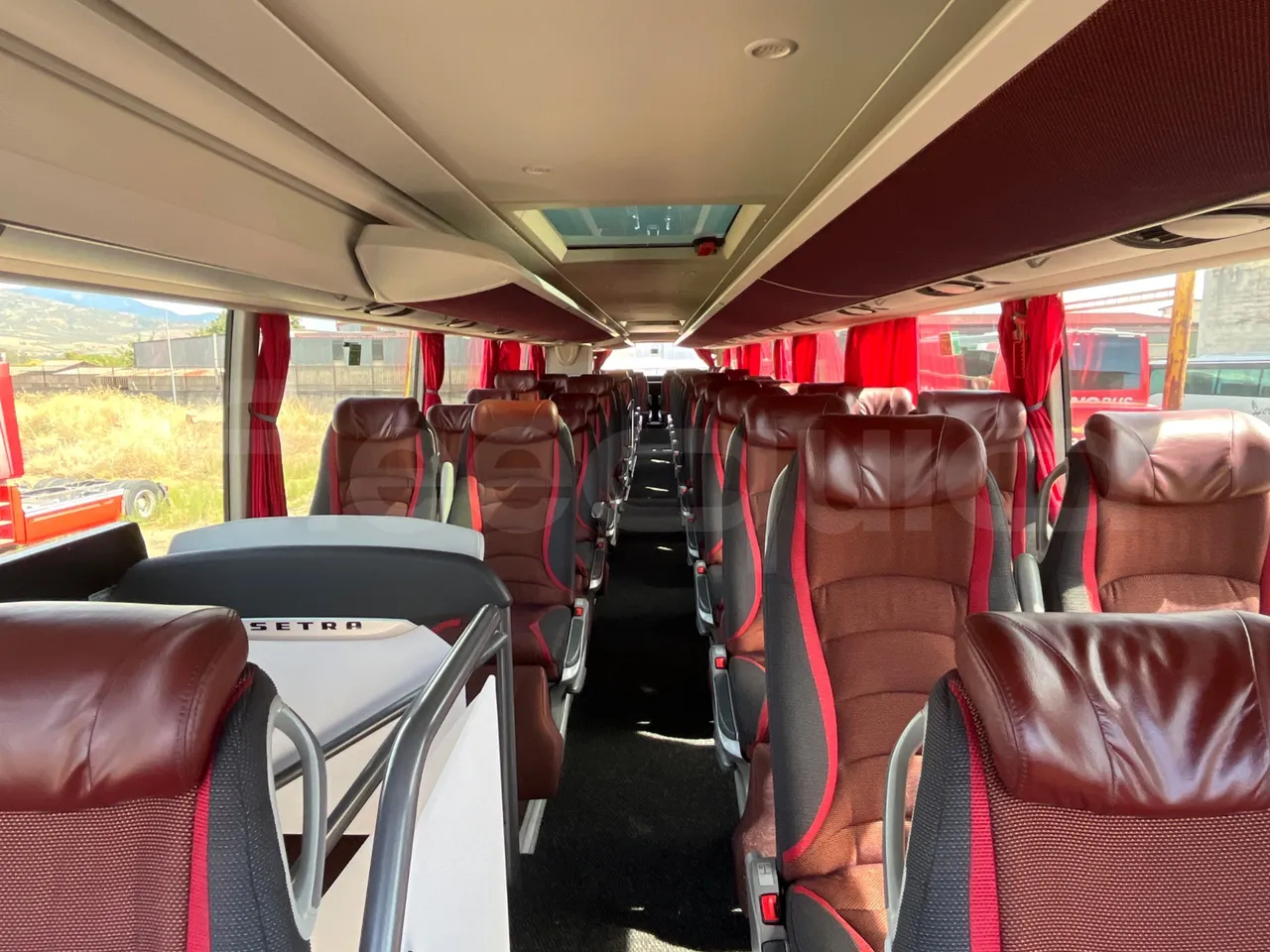 Setra S 531 DT S 531 DT/ Euro 6 - 375 KW - 14 Mt - reverse view middle aisle