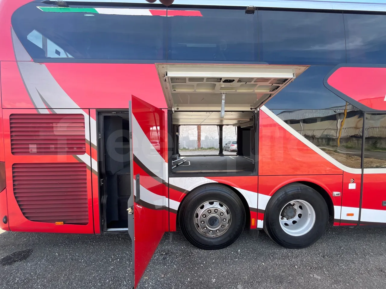 Setra S 531 DT S 531 DT/ Euro 6 - 375 KW - 14 Mt - luggage rack photo