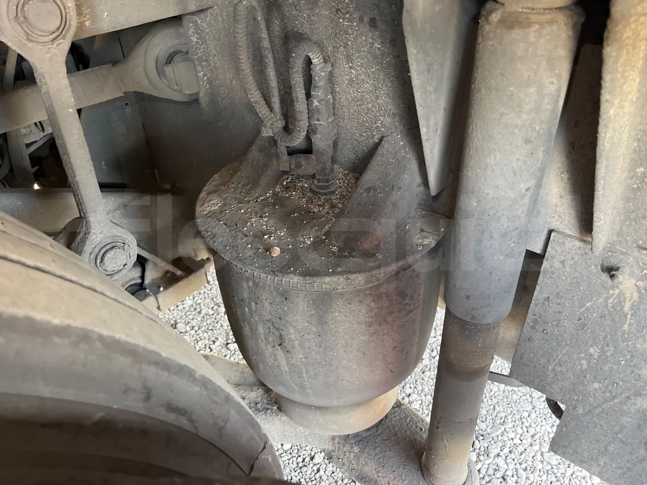 Setra S 531 DT S 531 DT/ Euro 6 - 375 KW - 14 Mt - axle 2 shock absorbers 1 right