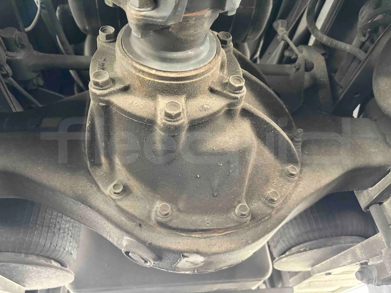 Isuzu Novo - differential photo