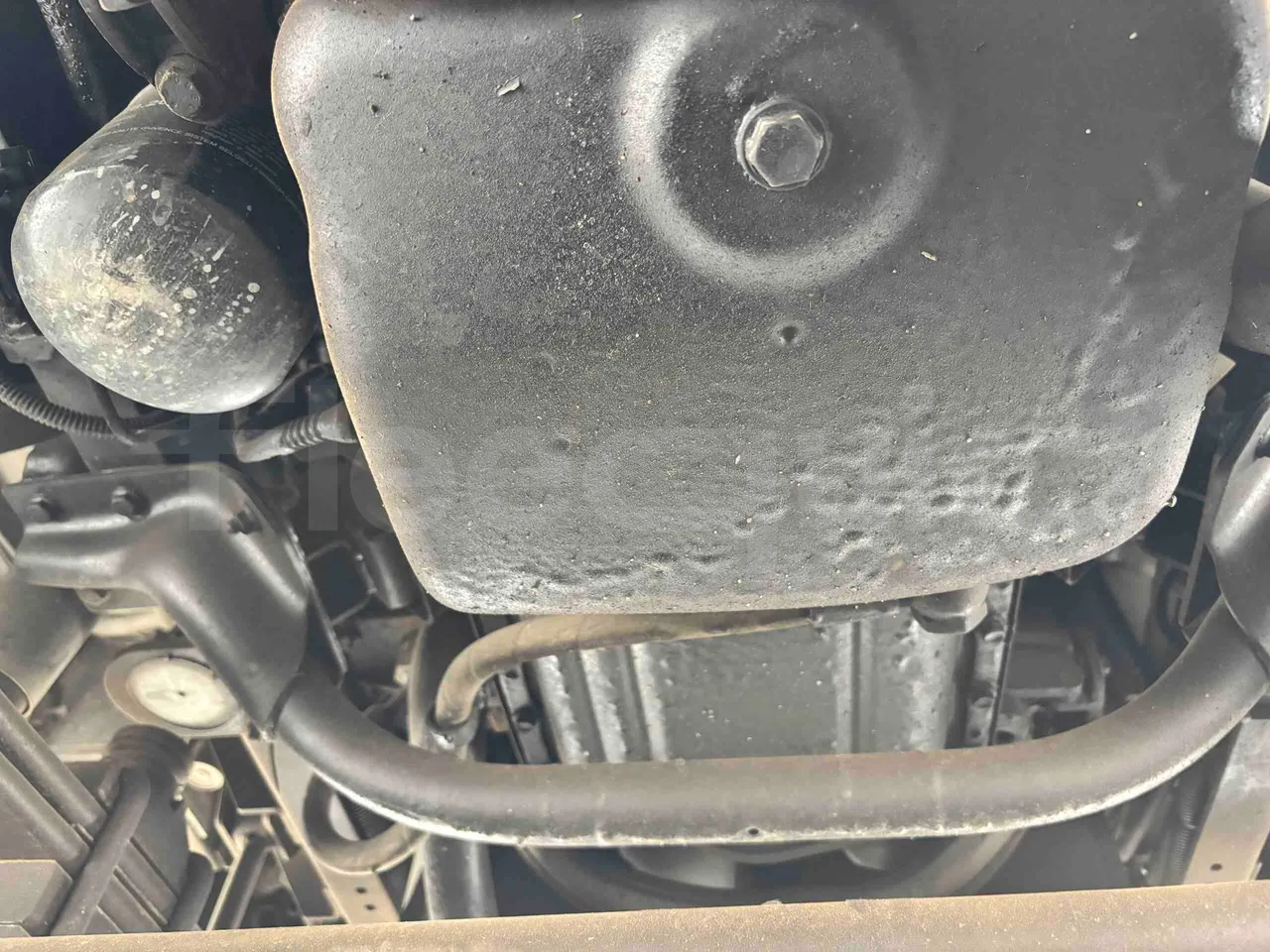 Isuzu Novo - engine without protection