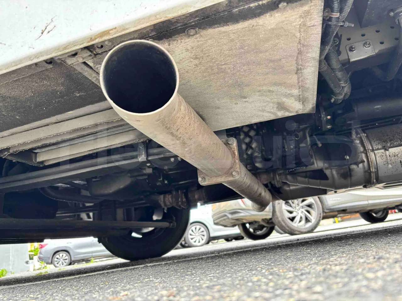 Isuzu Novo - exhaust photo
