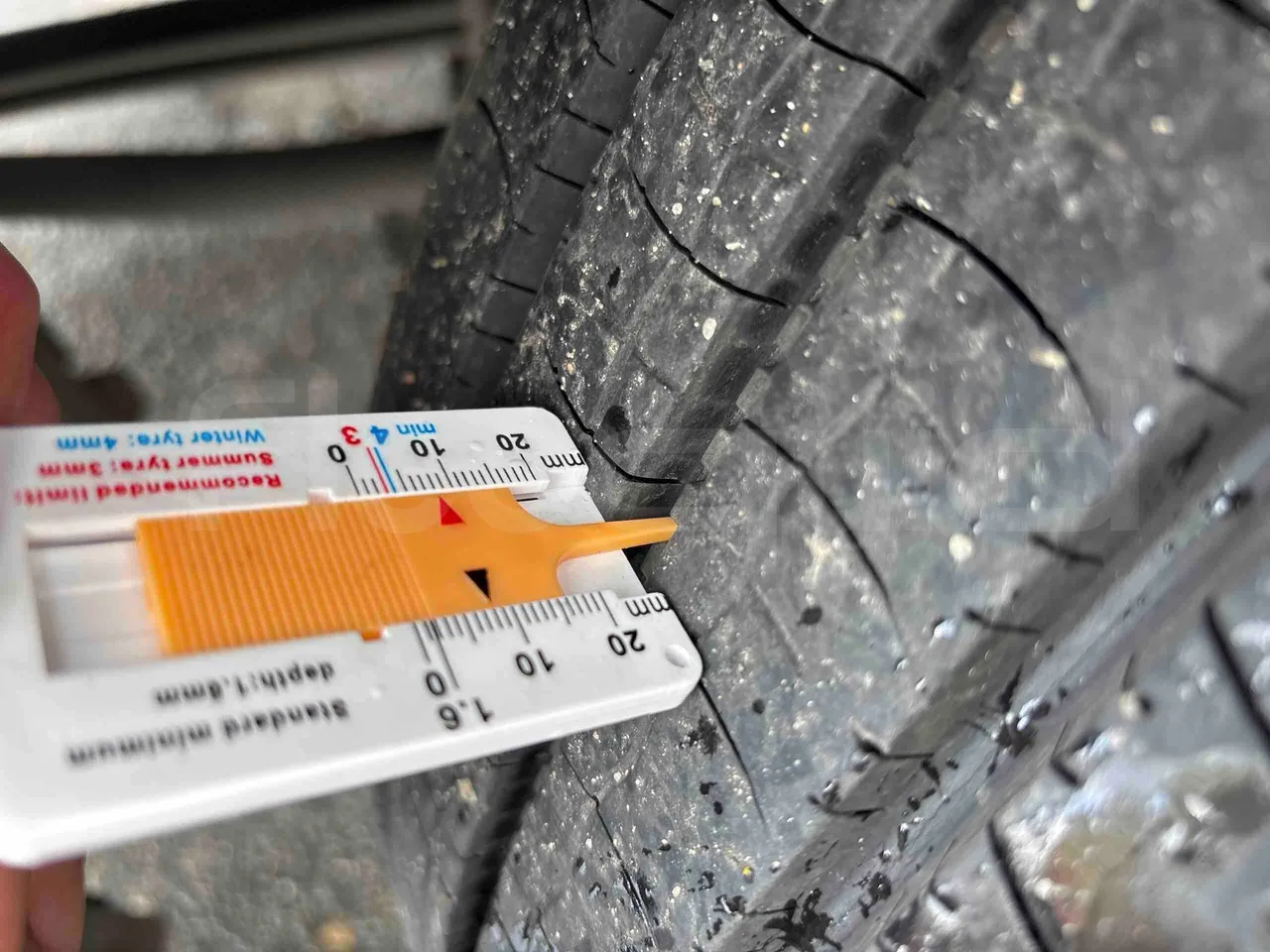 Isuzu Novo - tread condition front tires left