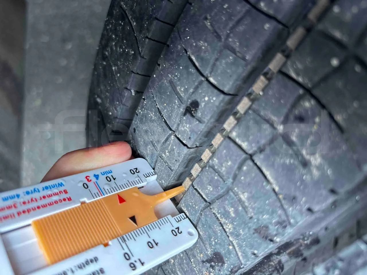 Isuzu Novo - tread condition front tires right
